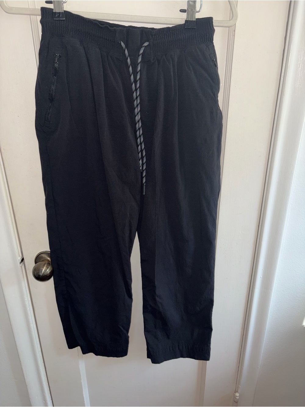 Athleta Trekkie Straight Crop pants